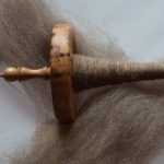 Sheep to Sweater Sunday n° 170 : Spindle Spinning